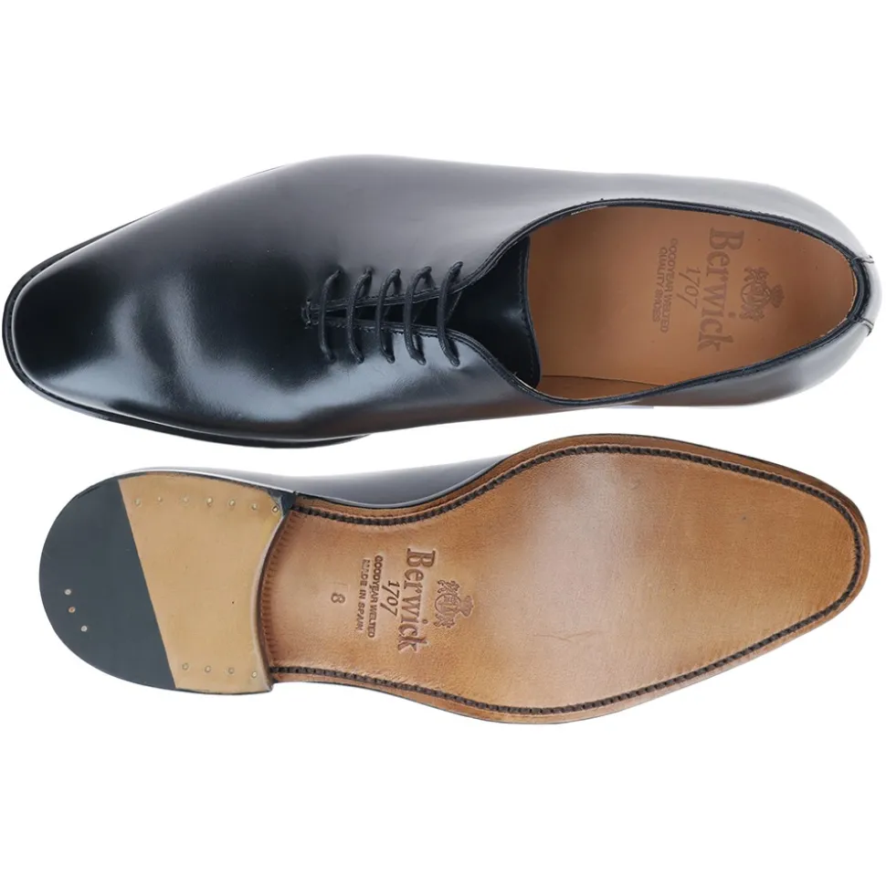 k_box_calf_schwarz_2-17.webp Berwick 1707 Wholecut^5216-K1 BOX CALF SCHWARZ